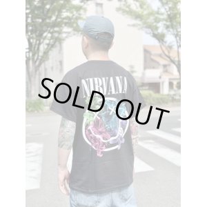 画像1: 送料無料 カリフォルニア買付アイテム Mサイズラスト1枚で終了 NIRVANA / Floral Smiley Tシャツ