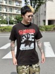 画像1: 送料無料 カリフォルニア買付アイテム L、XL各1枚づつで終了 RANCID / ...And Out Come The Wolves Tシャツ (1)