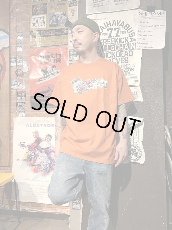 画像1: XLサイズラスト1枚で終了 "OPIE ORTIZ x BALL&CHAIN" / Skull & Rose コラボTシャツ TEXAS ORANGE (1)